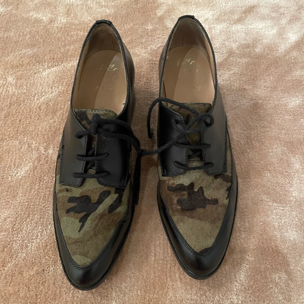 Banana Republic Pointed-toe Oxfords